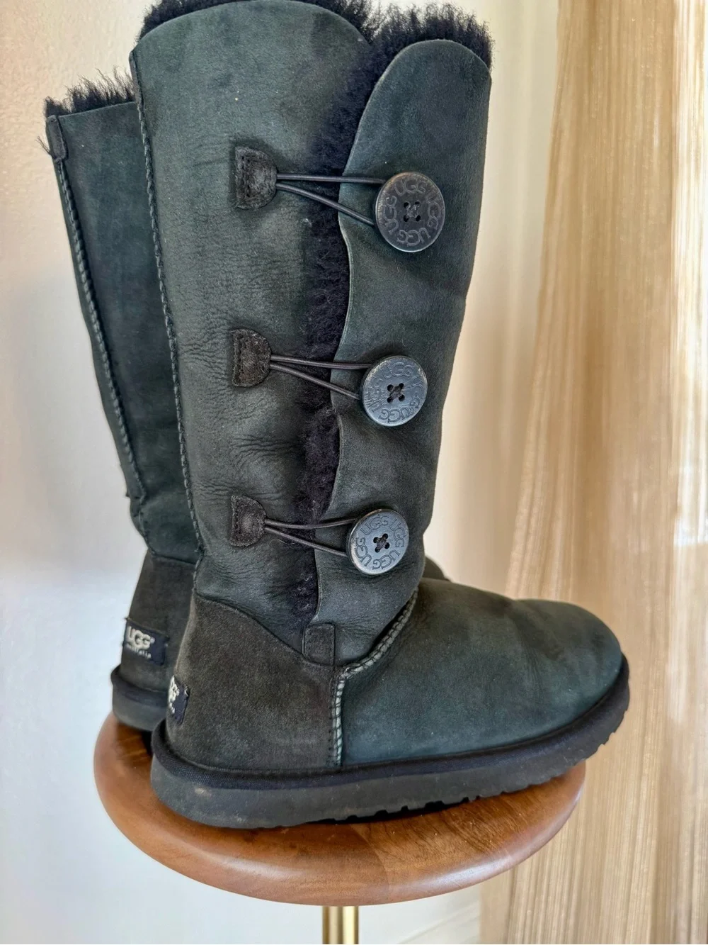 UGG Bailey boots size 9